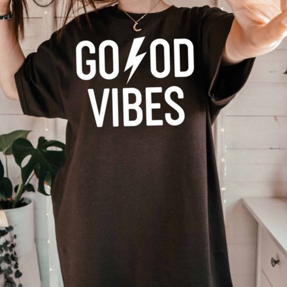 NEW Good Vibes graphic Sweatshirt - Picture 2 of 3
